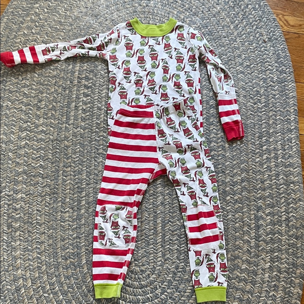 Hanna Andersson Grinch Pajamas - siz 5